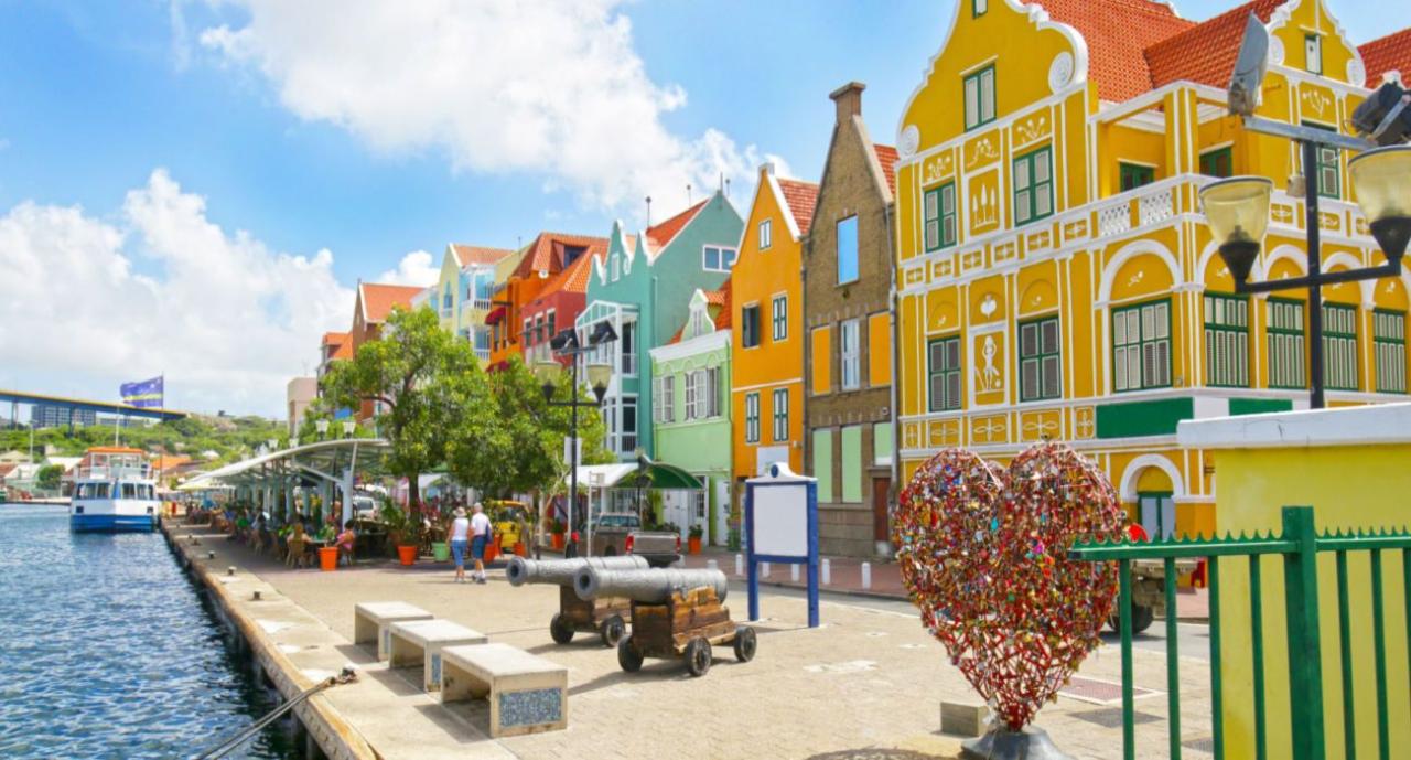 These Tours Explain Why Willemstad's Colonial Caribbean Architecture Is  UNESCO Listed